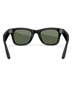 Vista interior de los lentes Ray-Ban Meta Wayfarer con las varillas abiertas.